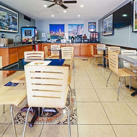 圣安东尼奥 拉克兰罗德威旅馆 - 空军基地/海洋世界酒店 外观 照片