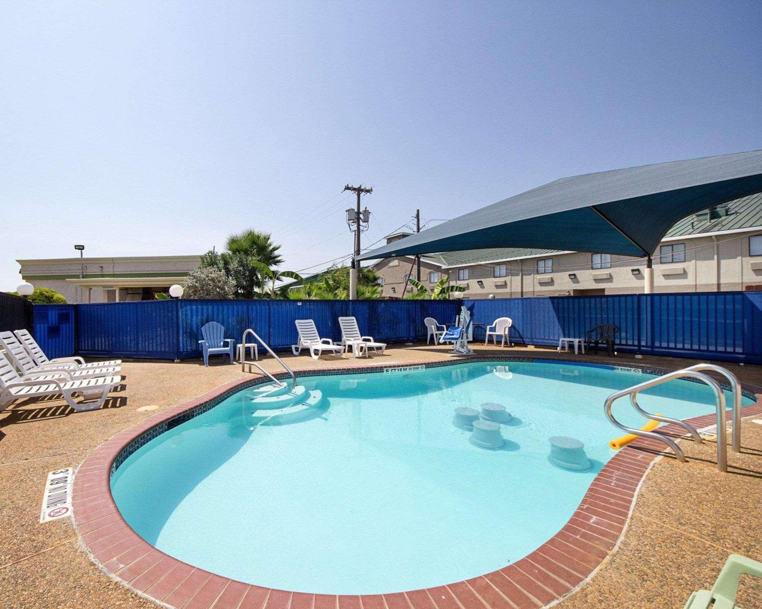 圣安东尼奥 拉克兰罗德威旅馆 - 空军基地/海洋世界酒店 外观 照片